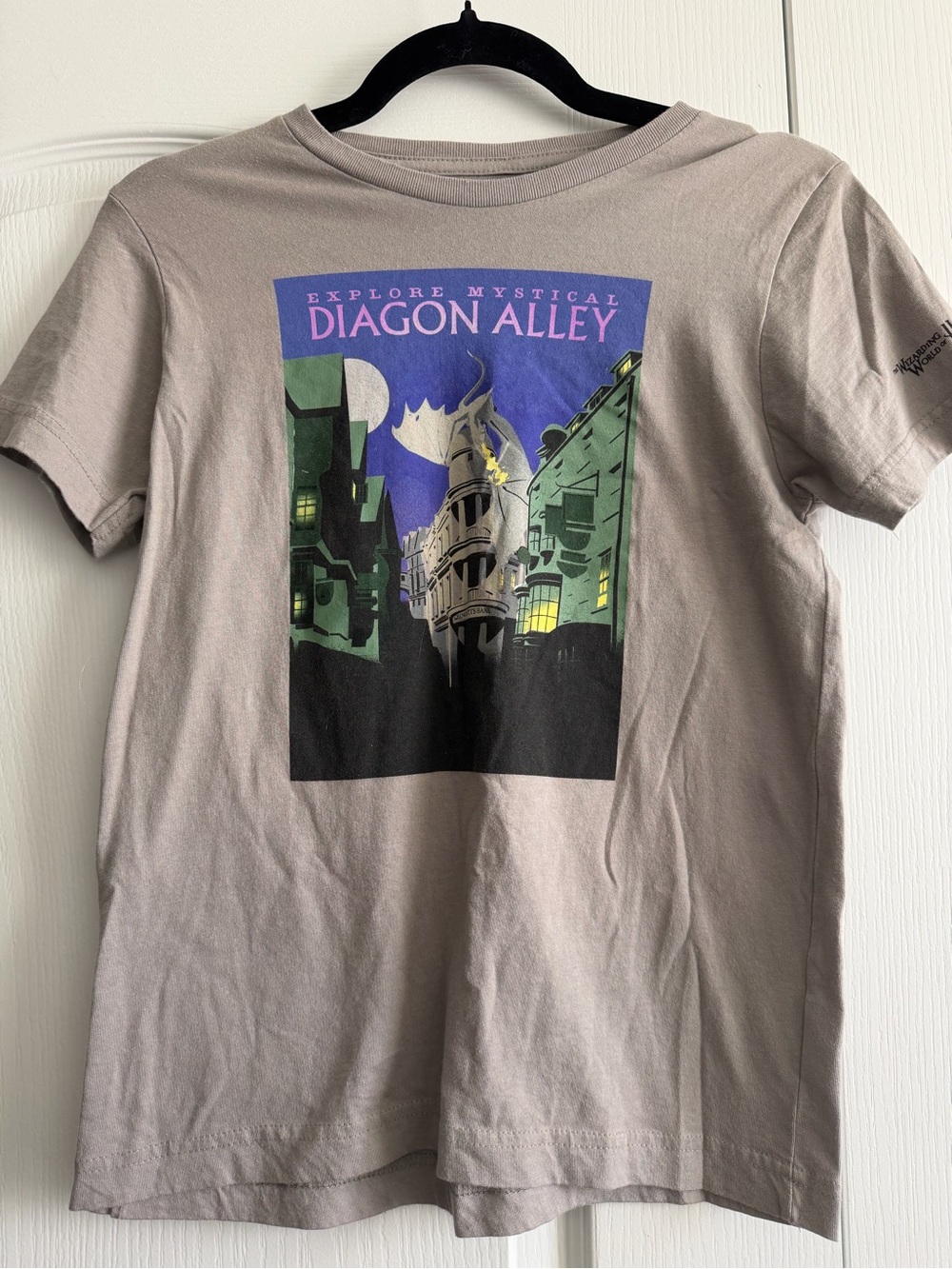 Kids' Diagon Alley Graphic Tee - Size Medium Wizarding World of Harry Potter